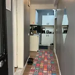 דירה Small House